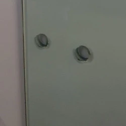 Porte Clarit® 927 en verre trempé clair de 8mm (verre pré-percé pour pose serrure et paumelles) 