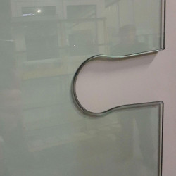 Porte Clarit® 927 en verre trempé clair de 8mm (verre pré-percé pour pose serrure et paumelles) 