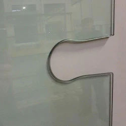 Porte Clarit® 827 en verre trempé clair de 8mm (verre pré-percé pour pose serrure et paumelles) 