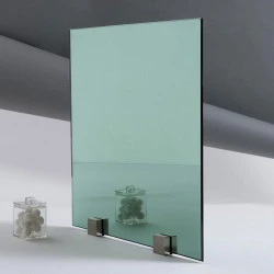 Miroir argenté vert sur mesure 6mm filmé 