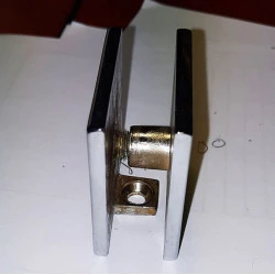 Pièce de fixation pour volumes fixe de douches 