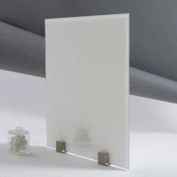 Verre trempé laqué blanc pour crédence 