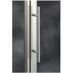 Poignée de porte dite bâton de maréchal 