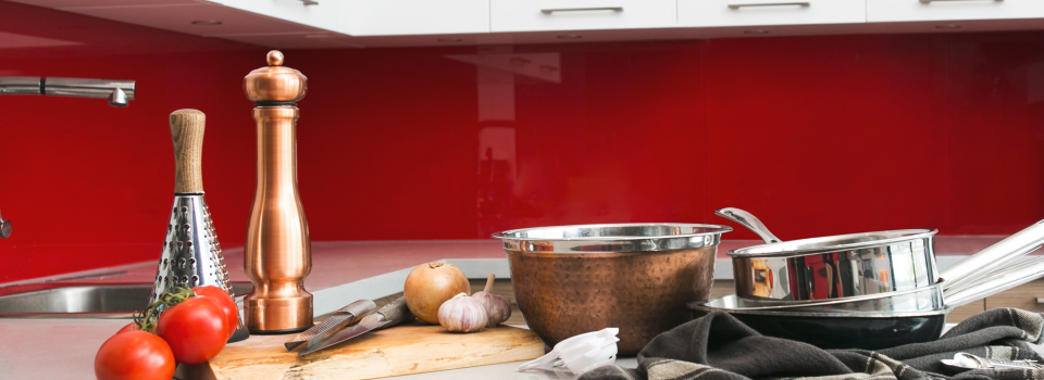 Crédence sur mesure en verre laqué rouge - Toutverre