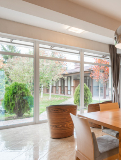 Verre double vitrage panoramique : plongée dans la nature et la décoration