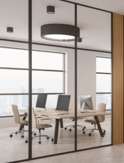 Les cloisons en verre sur mesure : solution moderne pour délimiter les espaces